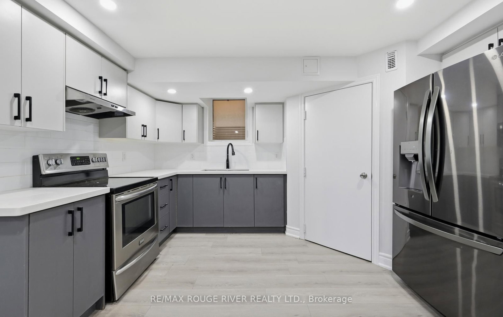 886 Groveland Avenue • Oshawa, ON photo 30