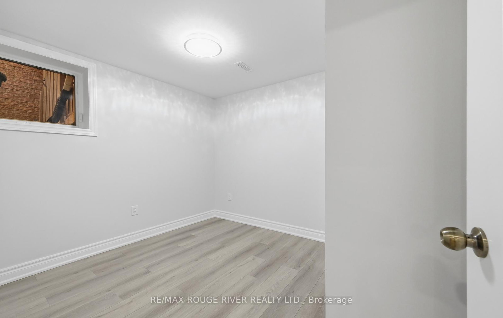 886 Groveland Avenue • Oshawa, ON photo 32