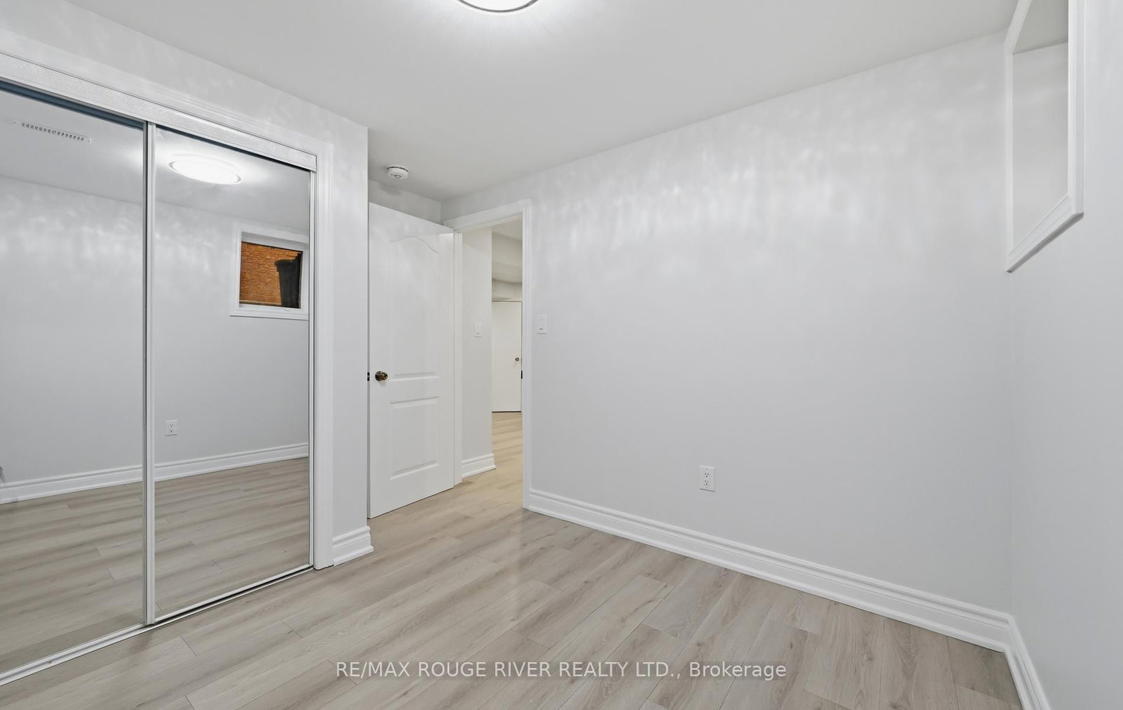 886 Groveland Avenue • Oshawa, ON photo 33