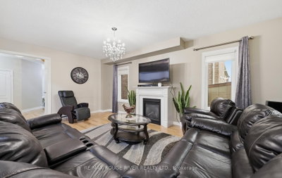 886 Groveland Avenue • Oshawa, ON photo 6