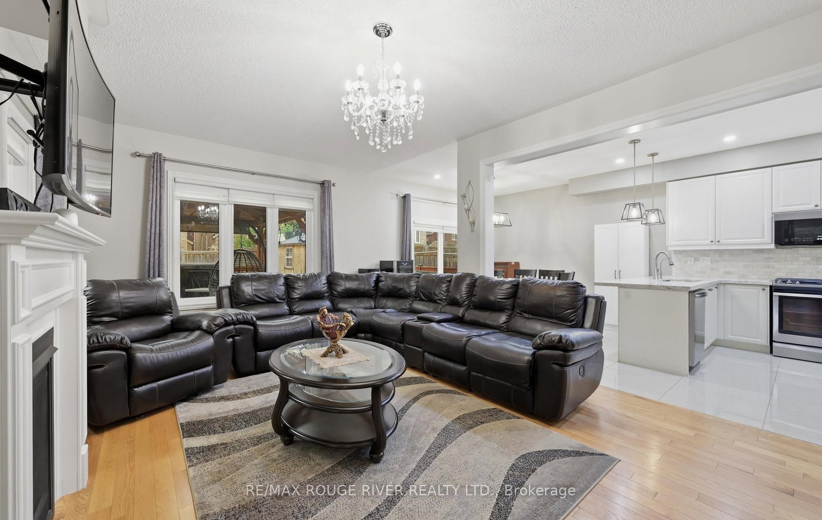 886 Groveland Avenue • Oshawa, ON photo 8