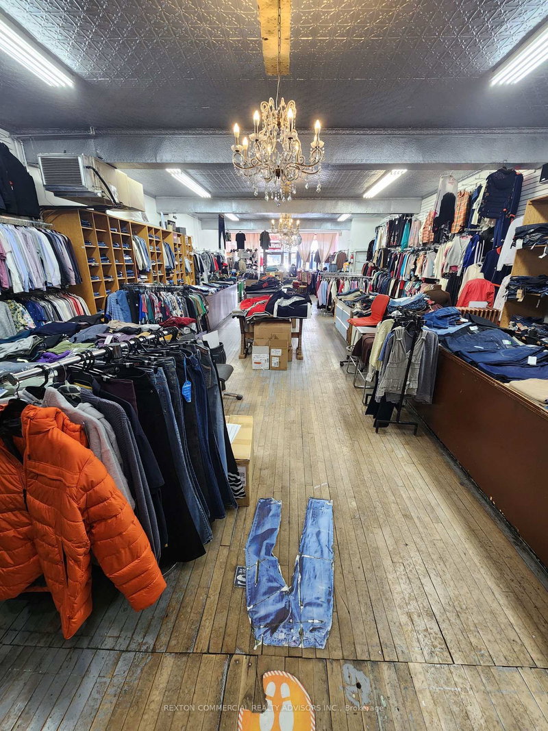 1044 Queen St E photo 3