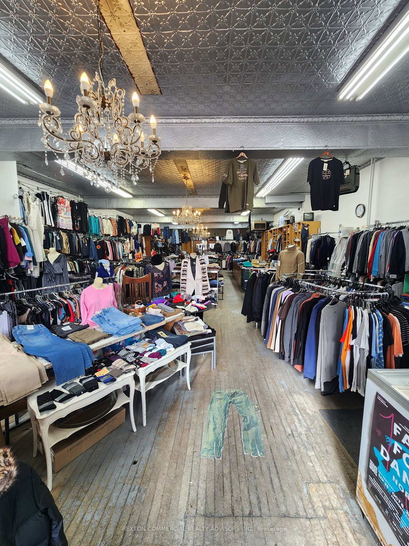 1044 Queen St E photo 4