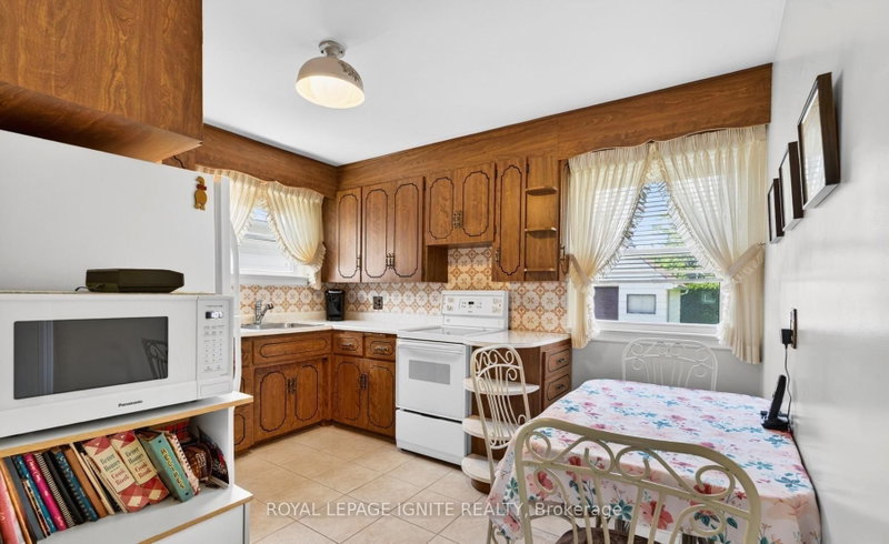 820 Simcoe Street Unit Main