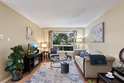 23 Woodward Drive • Whitby, ON photo 8
