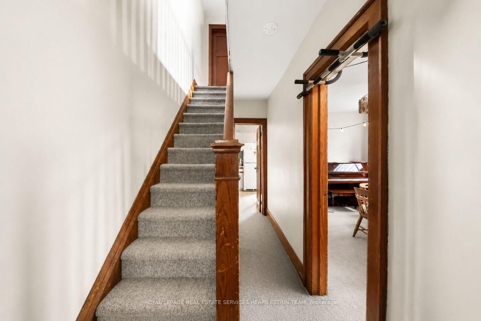 95 Caithness Avenue, Toronto, ON, photo 2