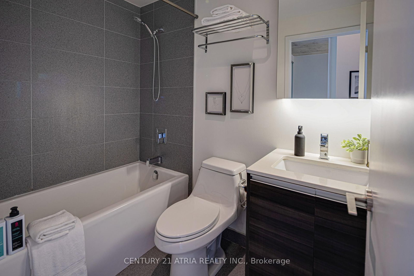 1190 E Dundas Street • #513 • Toronto, ON photo 9