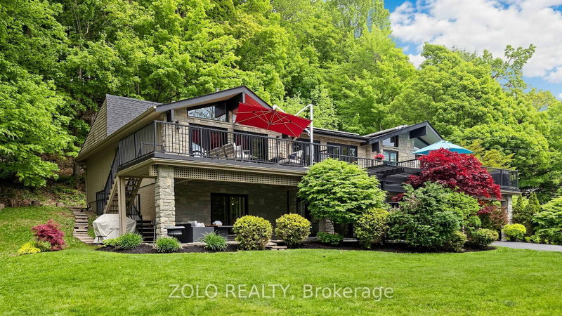 41 Meadowcliffe Drive