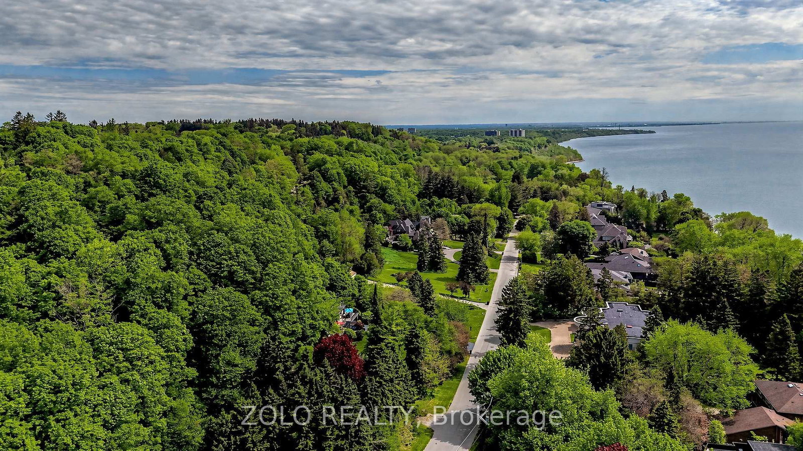 41 Meadowcliffe Drive • Toronto, ON photo 49