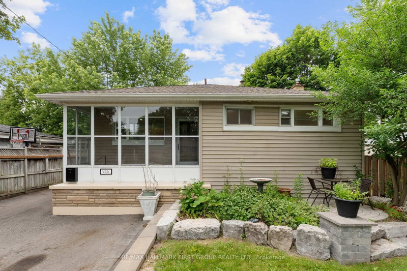 945 Donovan Crescent