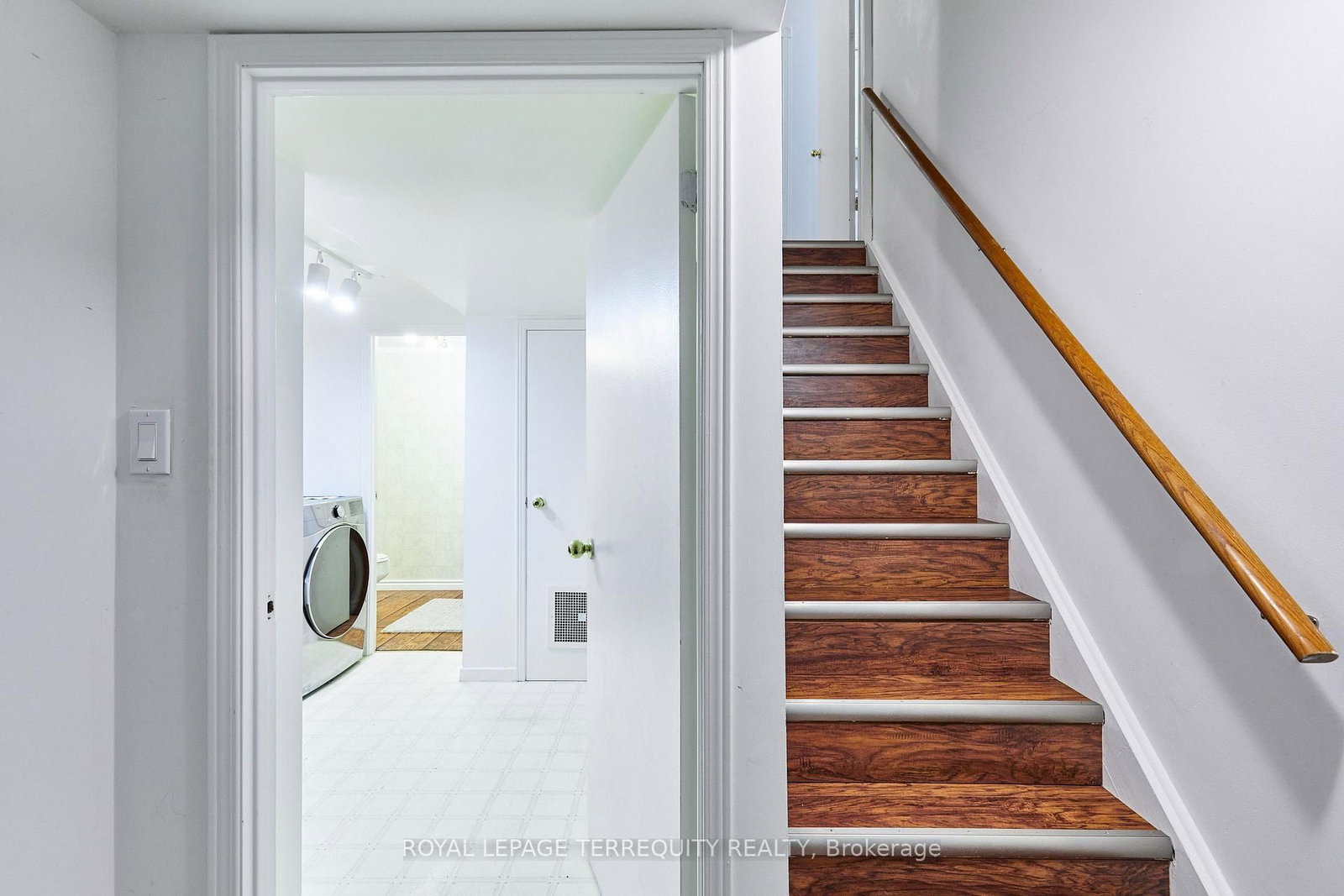 26 Field Crescent • Ajax, ON photo 24