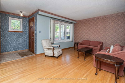 1113 Valley Court • Oshawa, ON photo 5