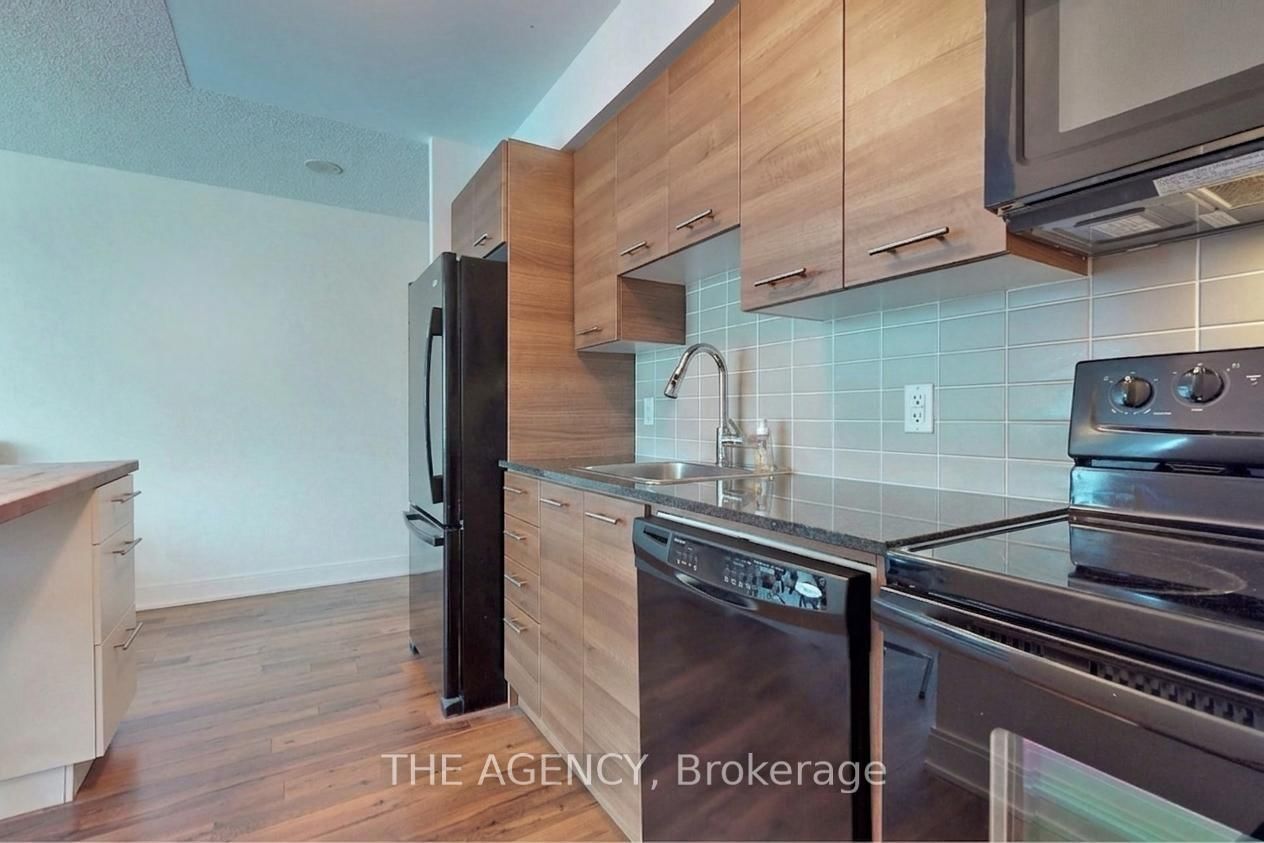 1015-135 Village Green Square, Toronto, ON, photo 5