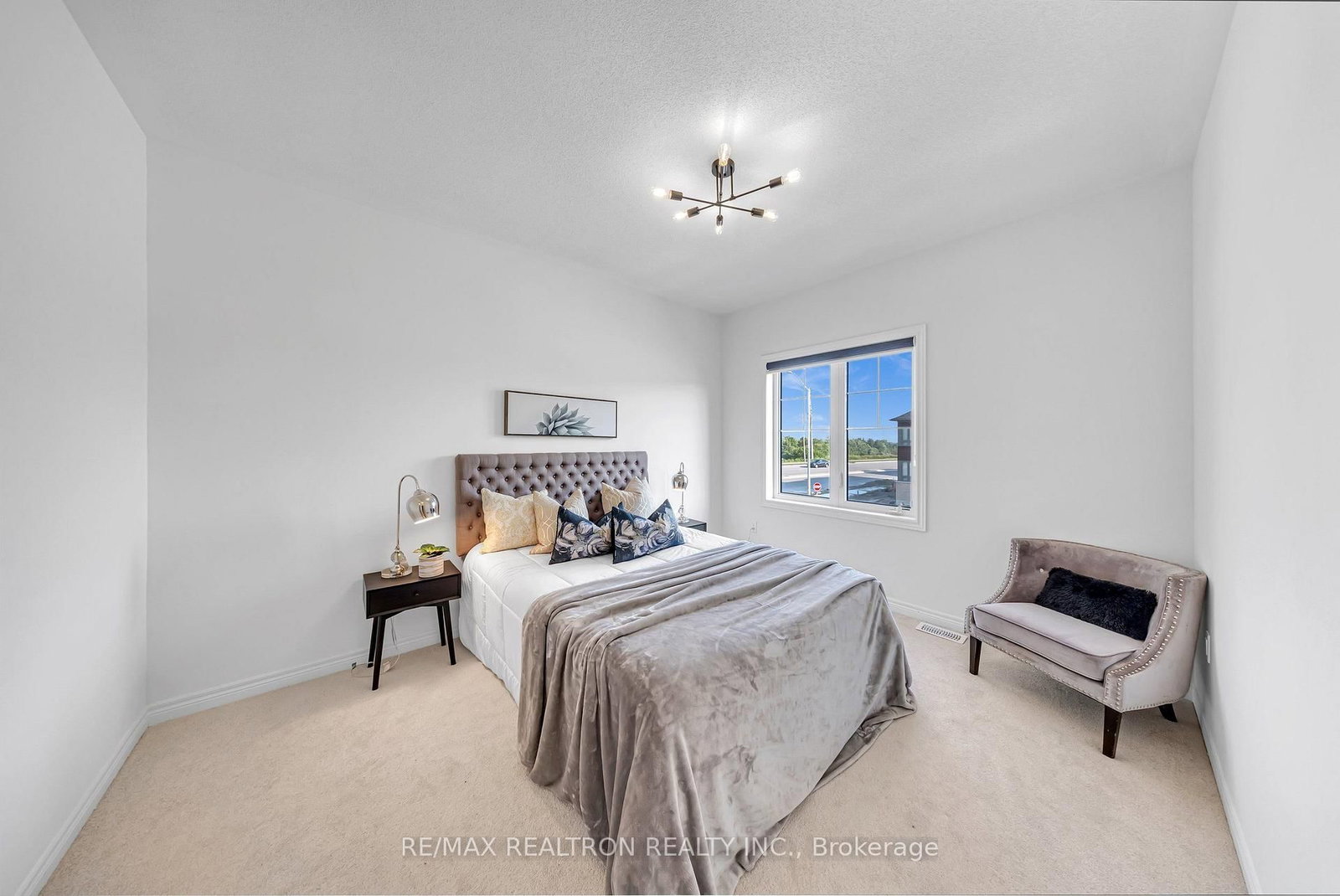 1280 Talisman Manor • Pickering, ON photo 23
