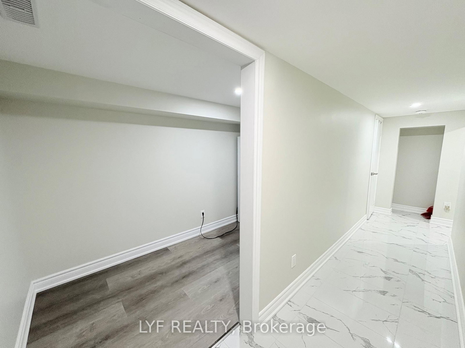 BSMT-22 Ivordale Crescent, Toronto, ON, photo 4