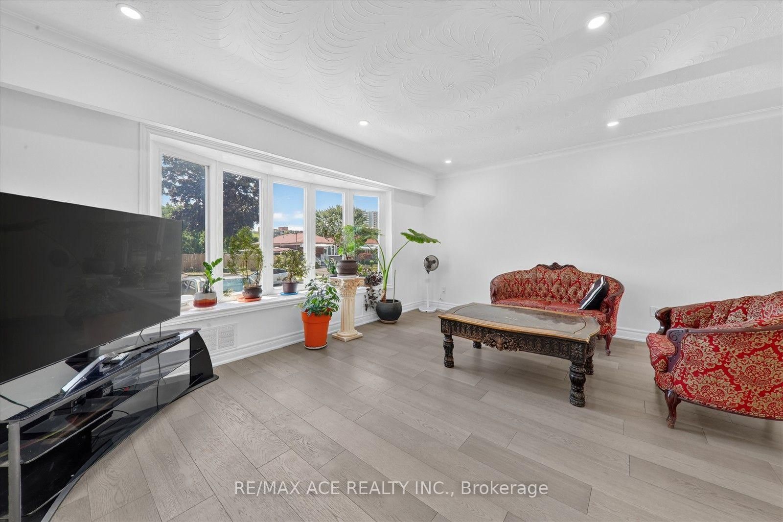 60 Chillery Avenue • Toronto, ON photo 10