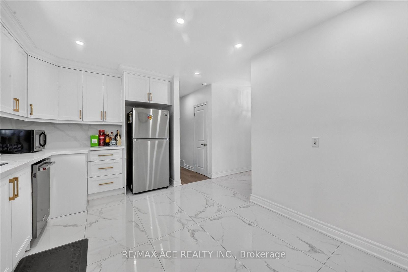 60 Chillery Avenue • Toronto, ON photo 15