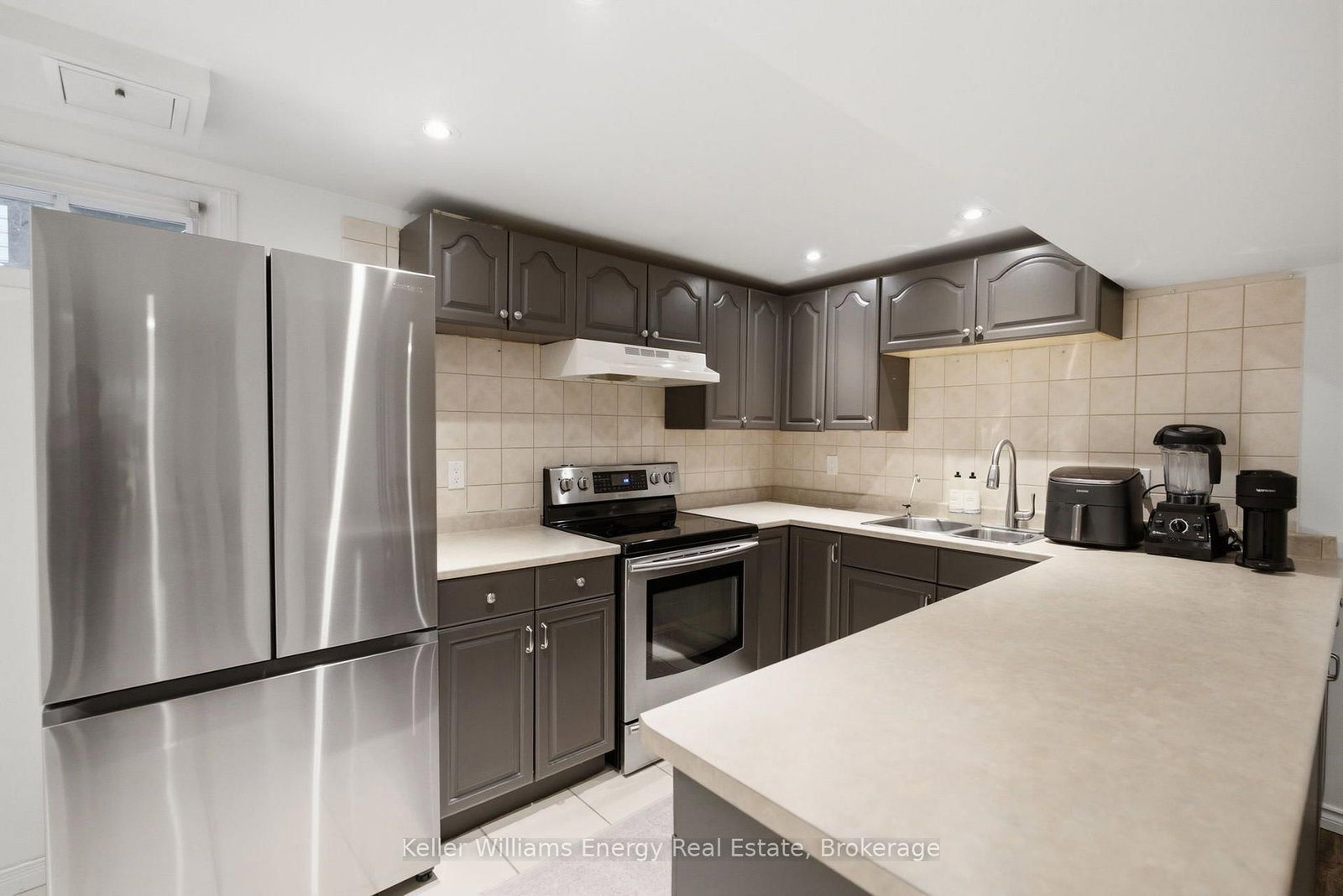 150 Large Crescent • Ajax, ON photo 34