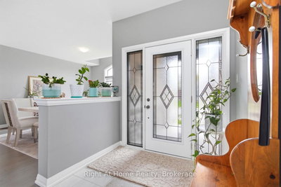 46 E Holtby Court • Scugog, ON photo 2