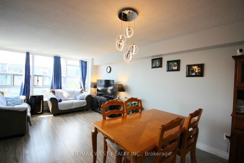 801 - 3380 Eglinton Avenue E