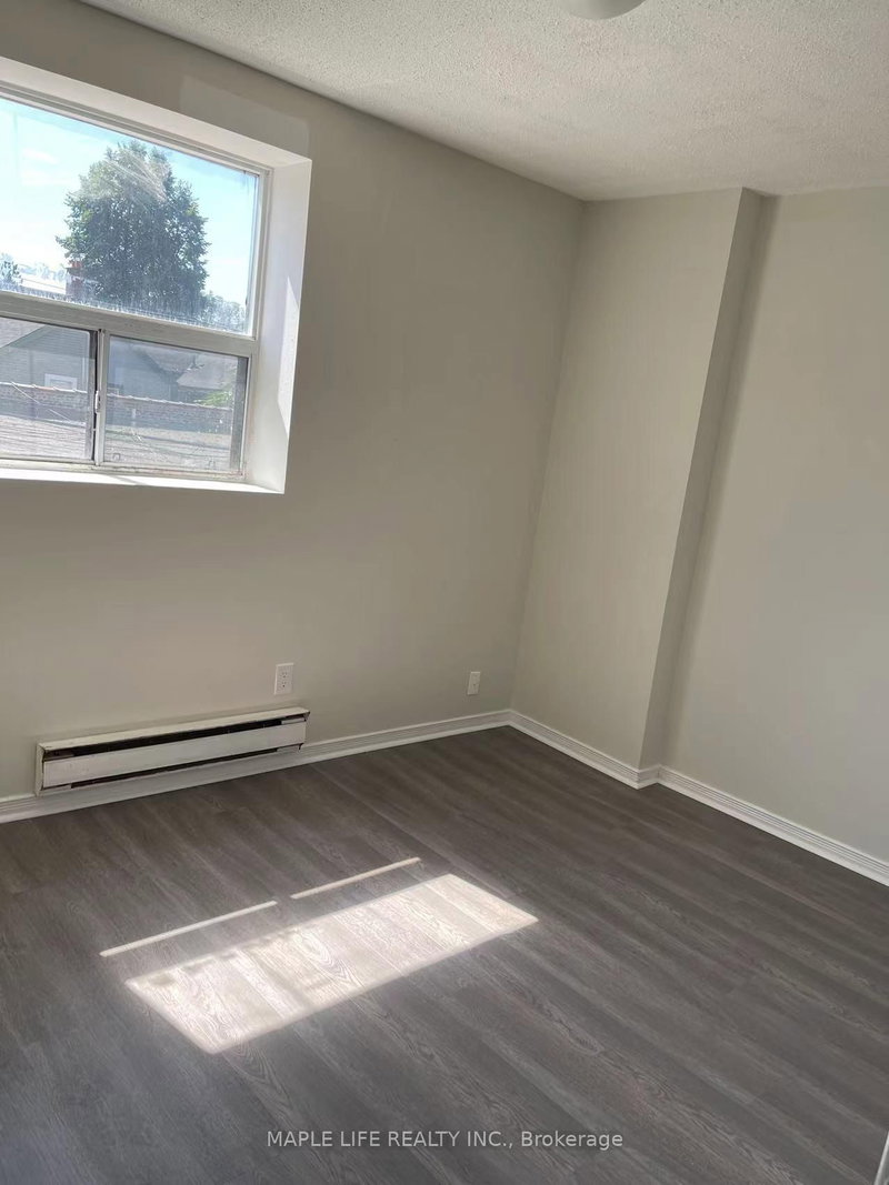 Unit 3 - 623 Gerrard Street E