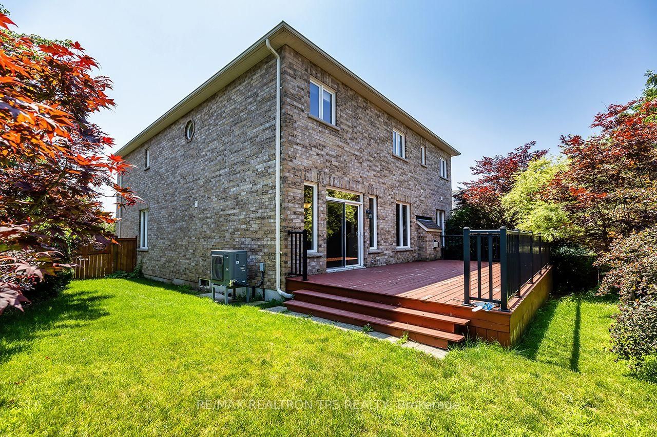 555 Kingsfield Loop • Oshawa, ON photo 35