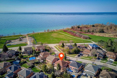 33 Love Crescent • Ajax, ON photo 4