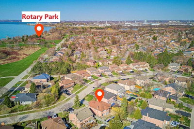 33 Love Crescent • Ajax, ON photo 9