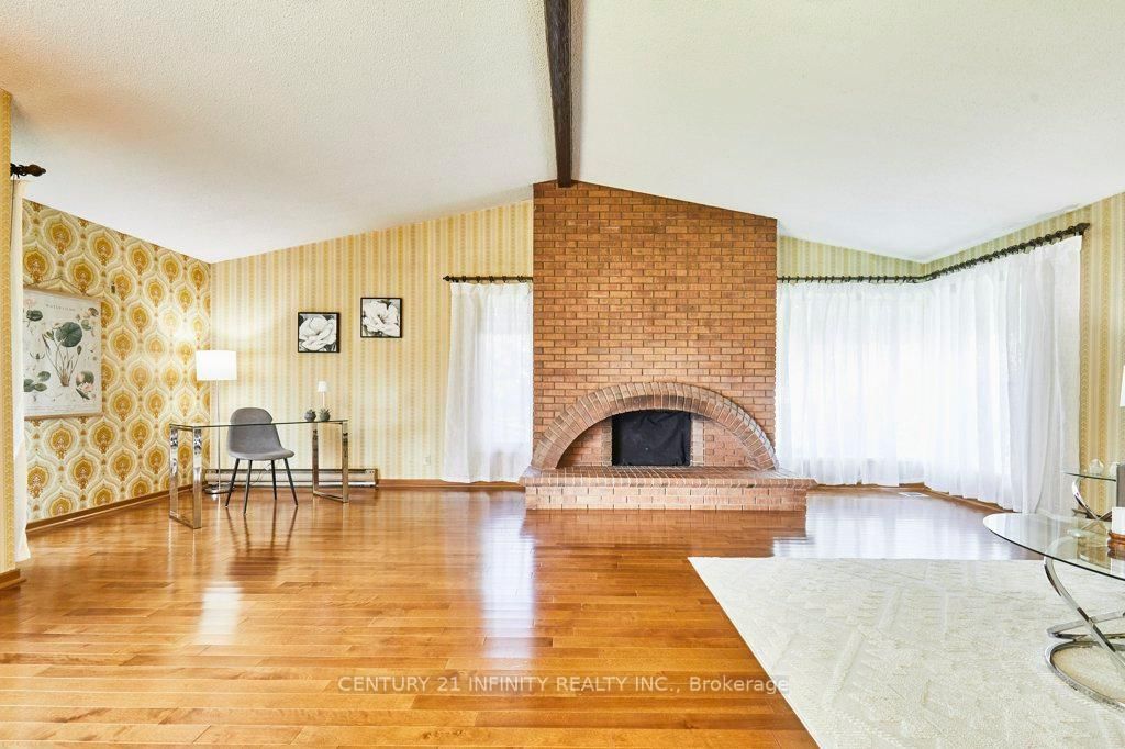 1 Goodland Gate • Toronto, ON photo 11