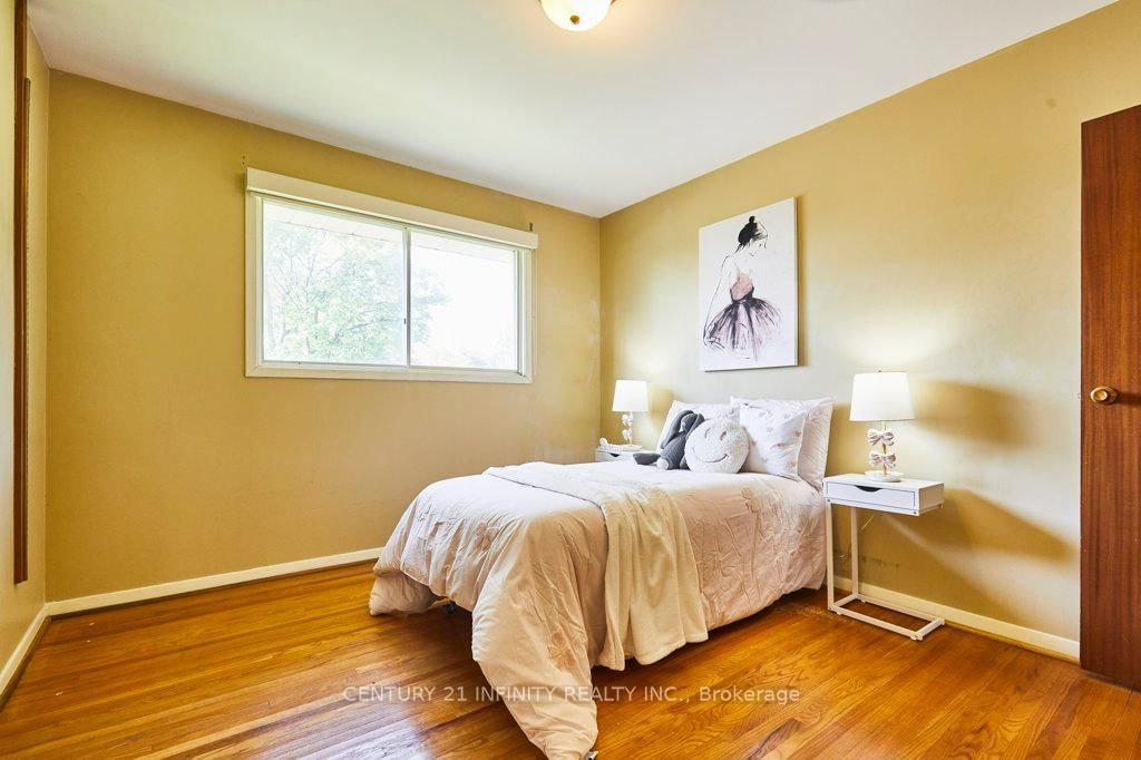 1 Goodland Gate • Toronto, ON photo 20