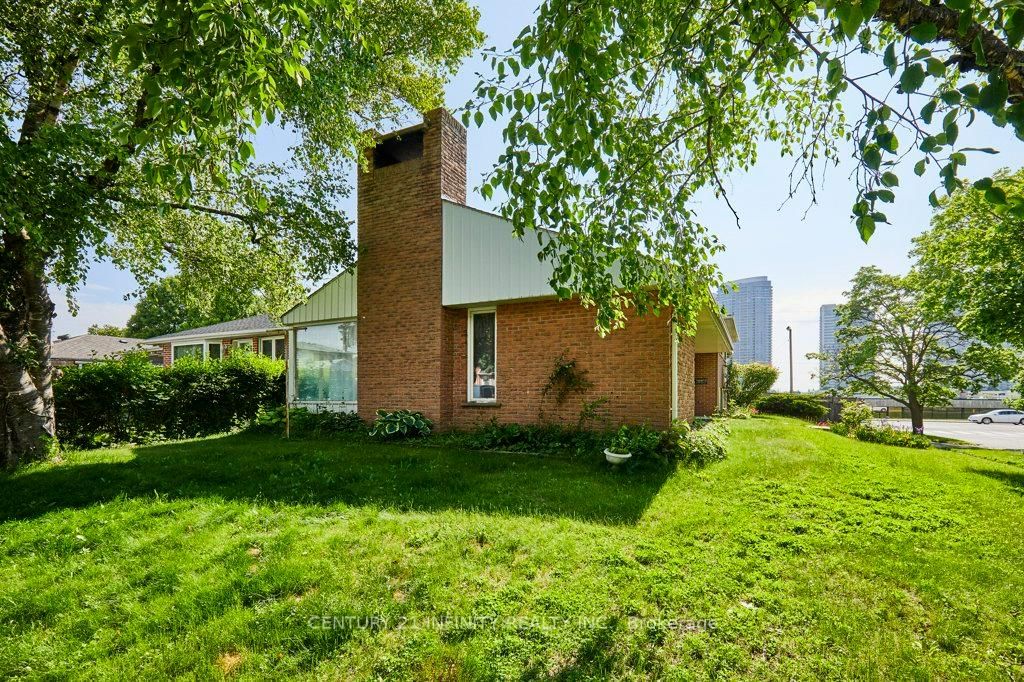 1 Goodland Gate • Toronto, ON photo 29