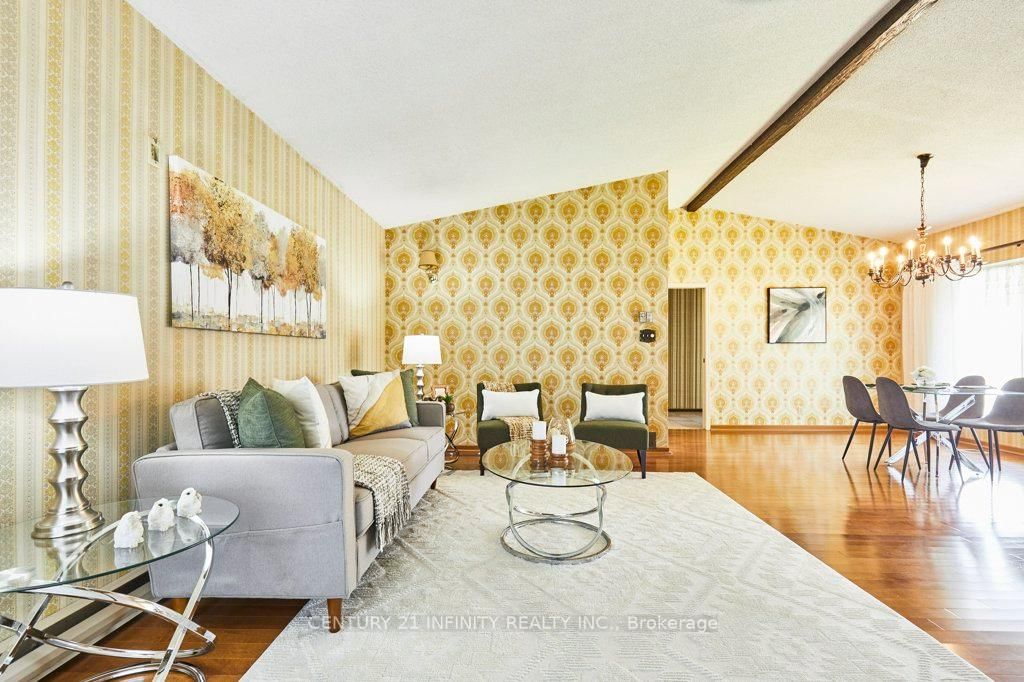 1 Goodland Gate • Toronto, ON photo 9