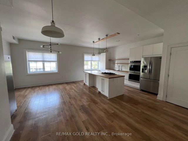Studio - 2215 Danforth Avenue