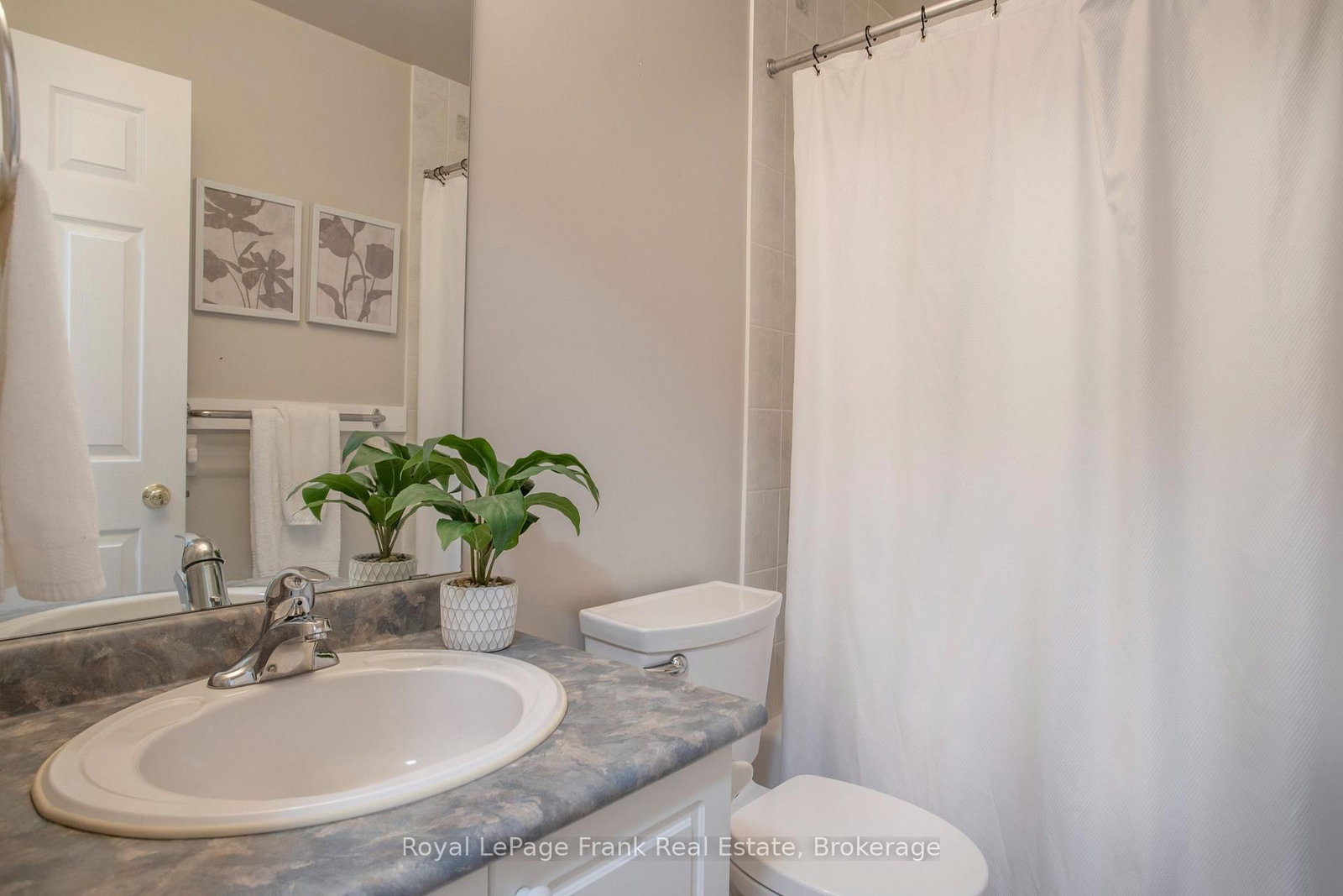 1477 Greenvalley Trail • Oshawa, ON photo 26