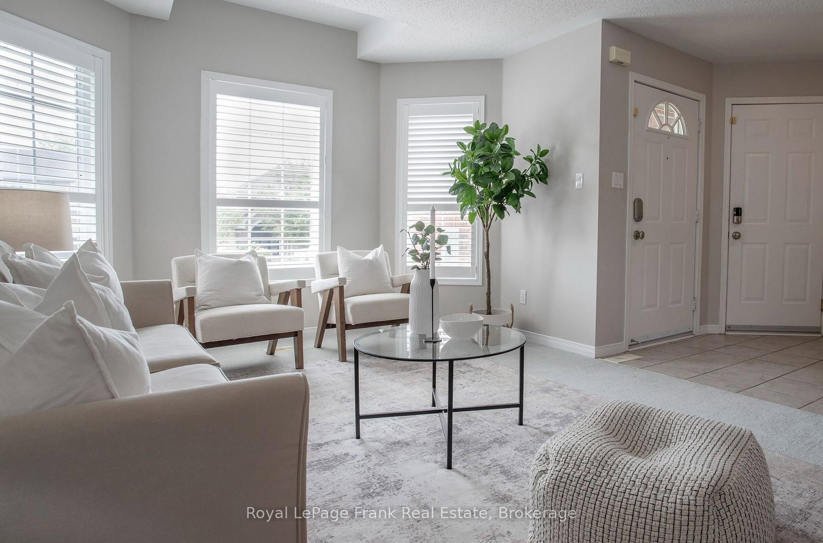 1477 Greenvalley Trail • Oshawa, ON photo 3