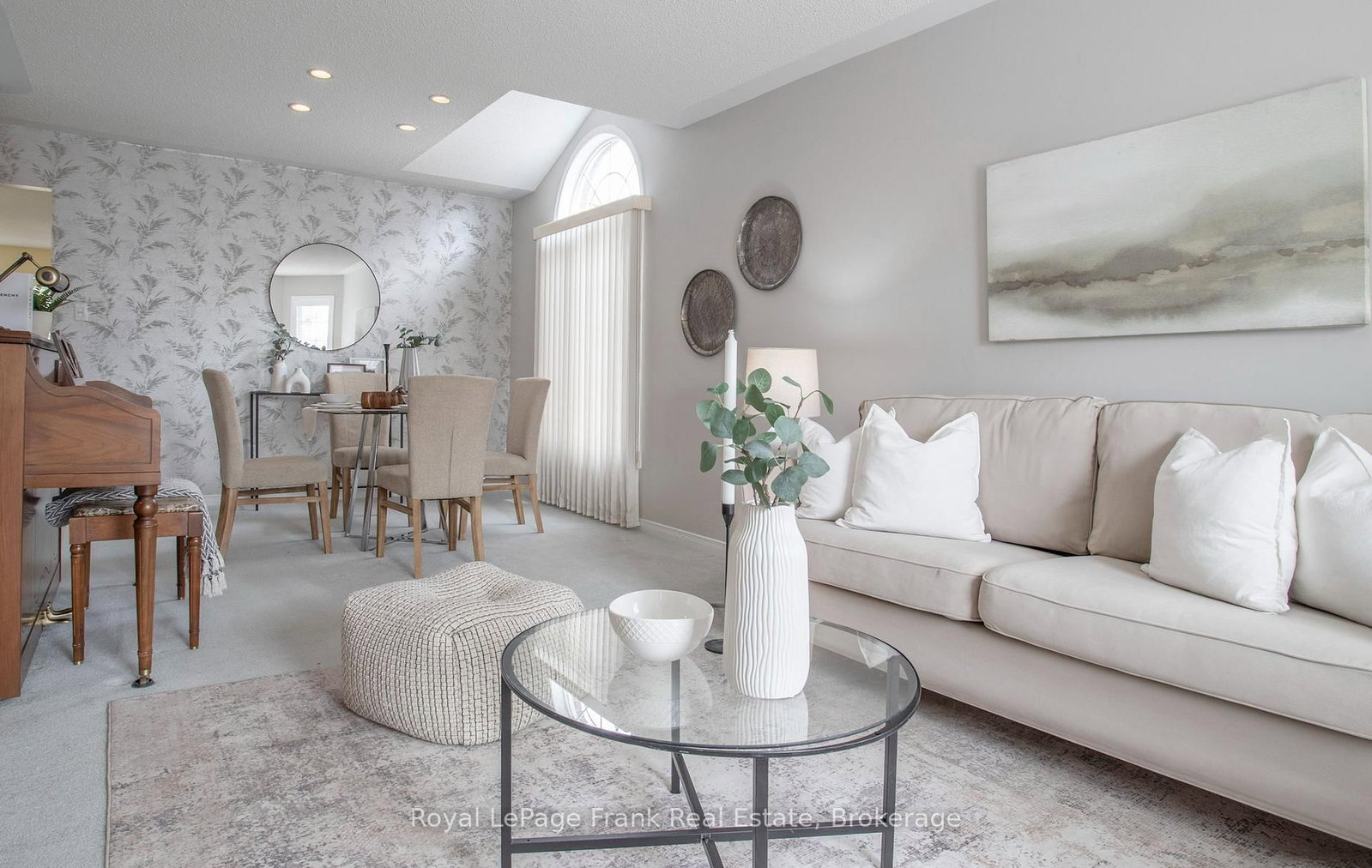 1477 Greenvalley Trail • Oshawa, ON photo 5