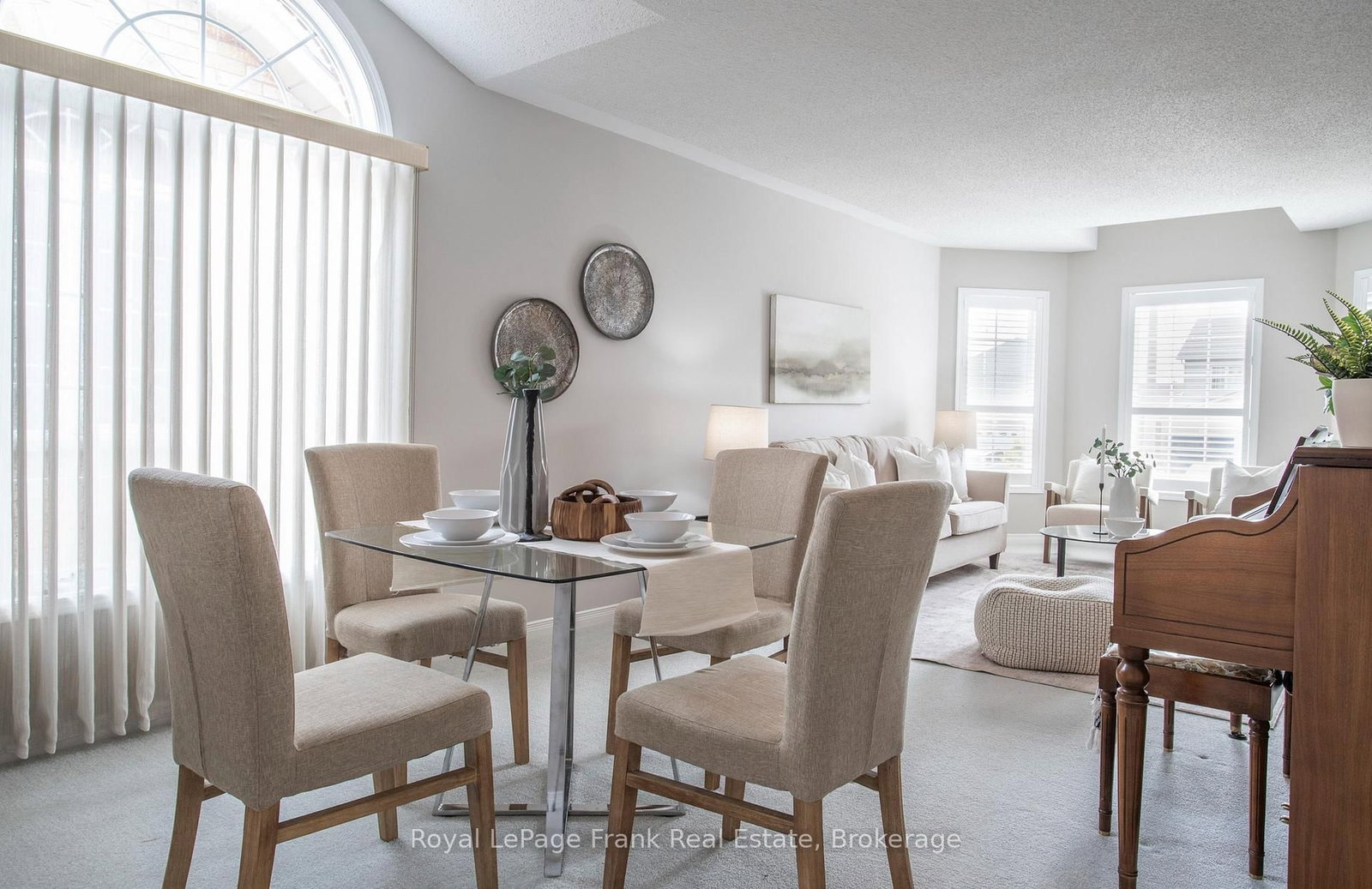 1477 Greenvalley Trail • Oshawa, ON photo 6
