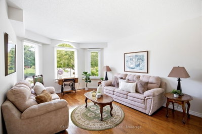 1 Glencedar Crescent • Whitby, ON photo 9
