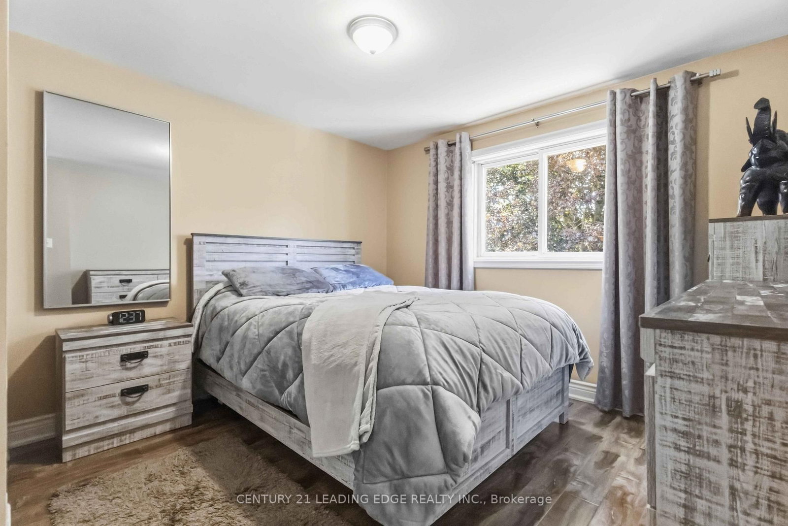 1128 Valley Court N • Oshawa, ON photo 18