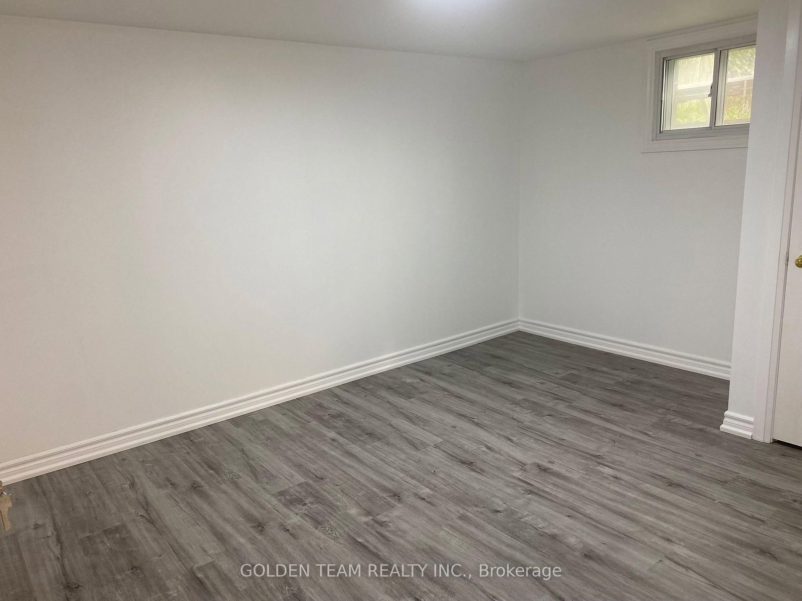 BSMT - 21 Canham Crescent, Toronto 5
