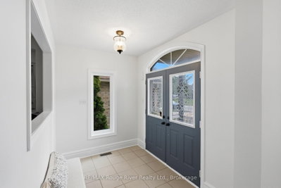 17 Floree Street • Whitby, ON photo 3