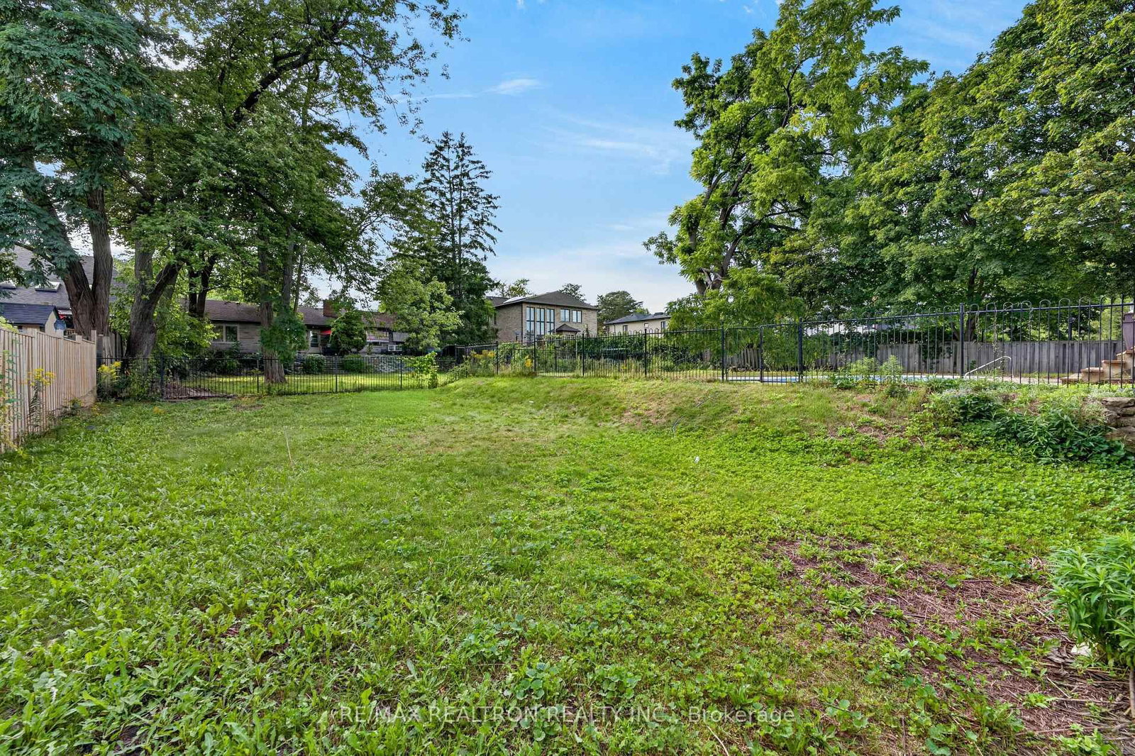 400 Manse Road • Toronto, ON photo 36