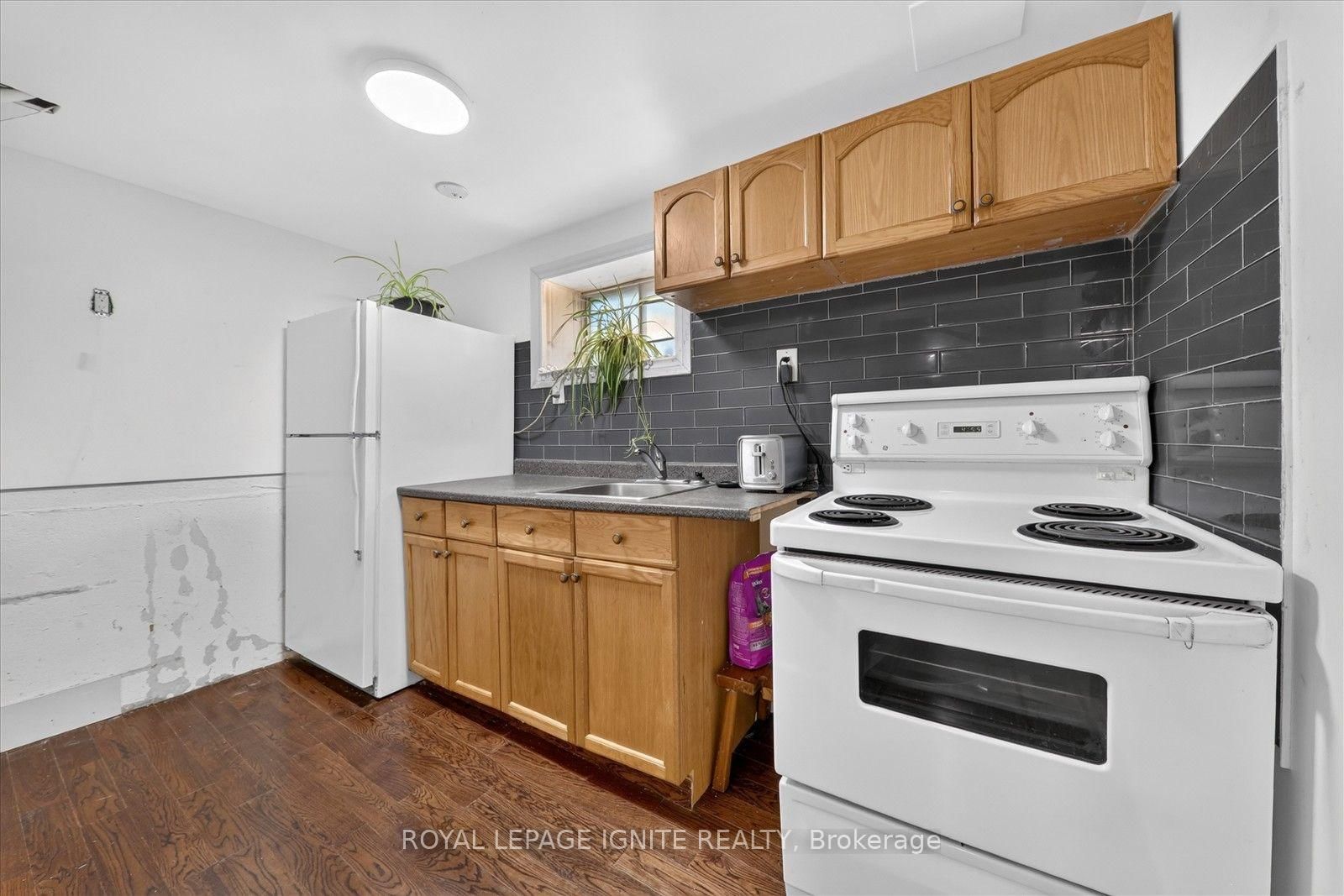 7 Briarbluff Avenue • Toronto, ON photo 35