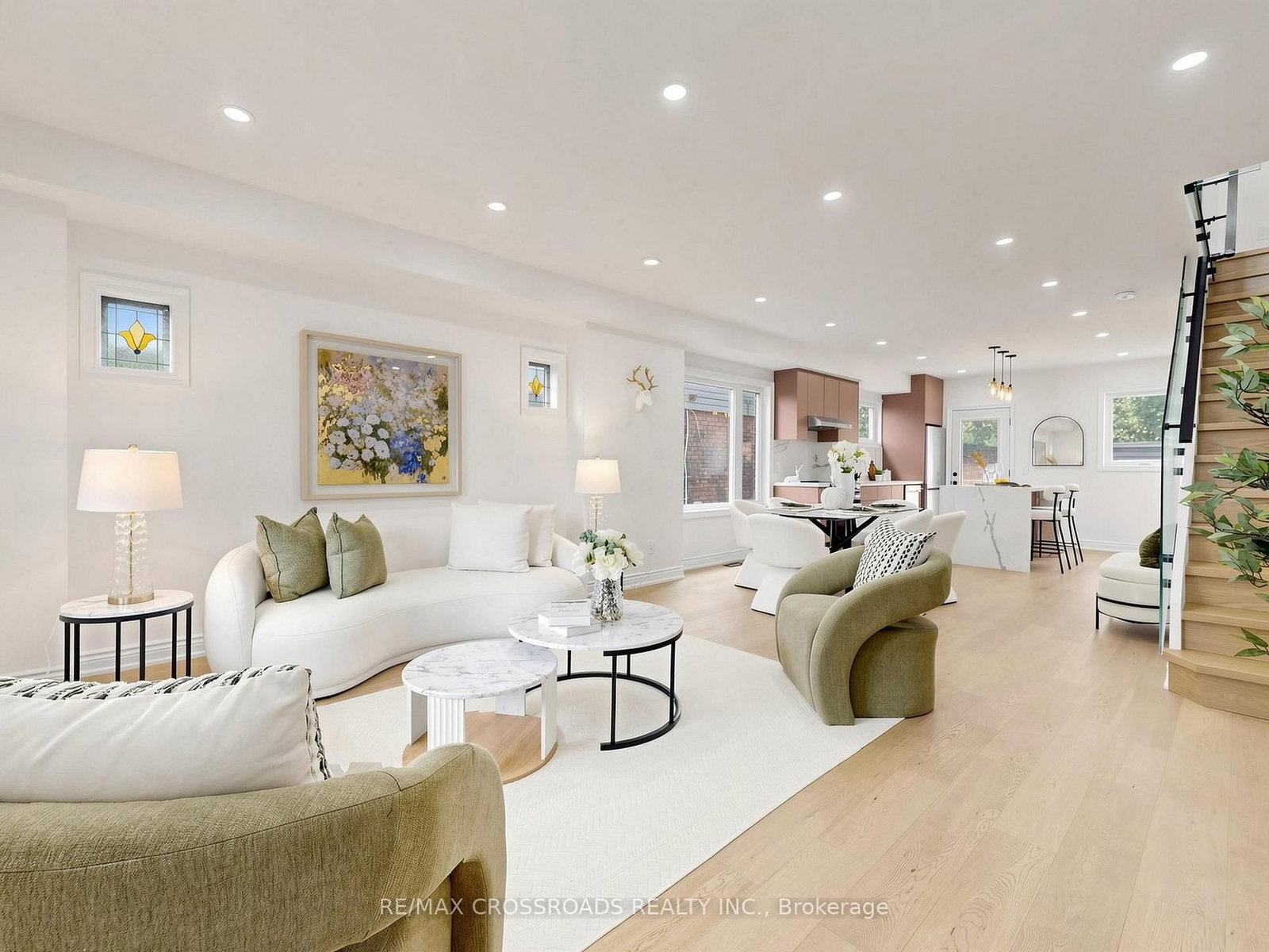 548 Glebeholme Boulevard • Toronto, ON photo 6
