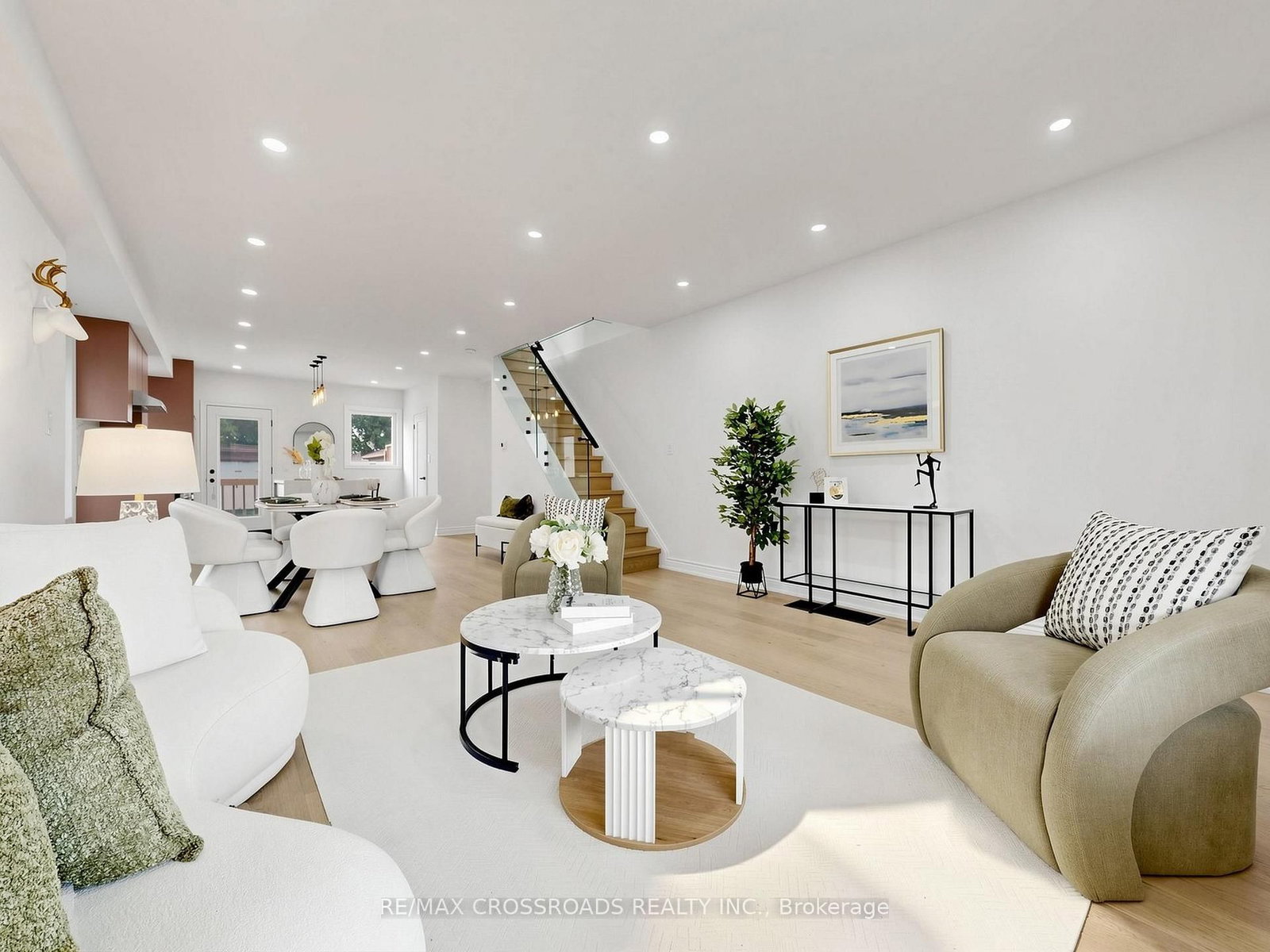 548 Glebeholme Boulevard • Toronto, ON photo 7