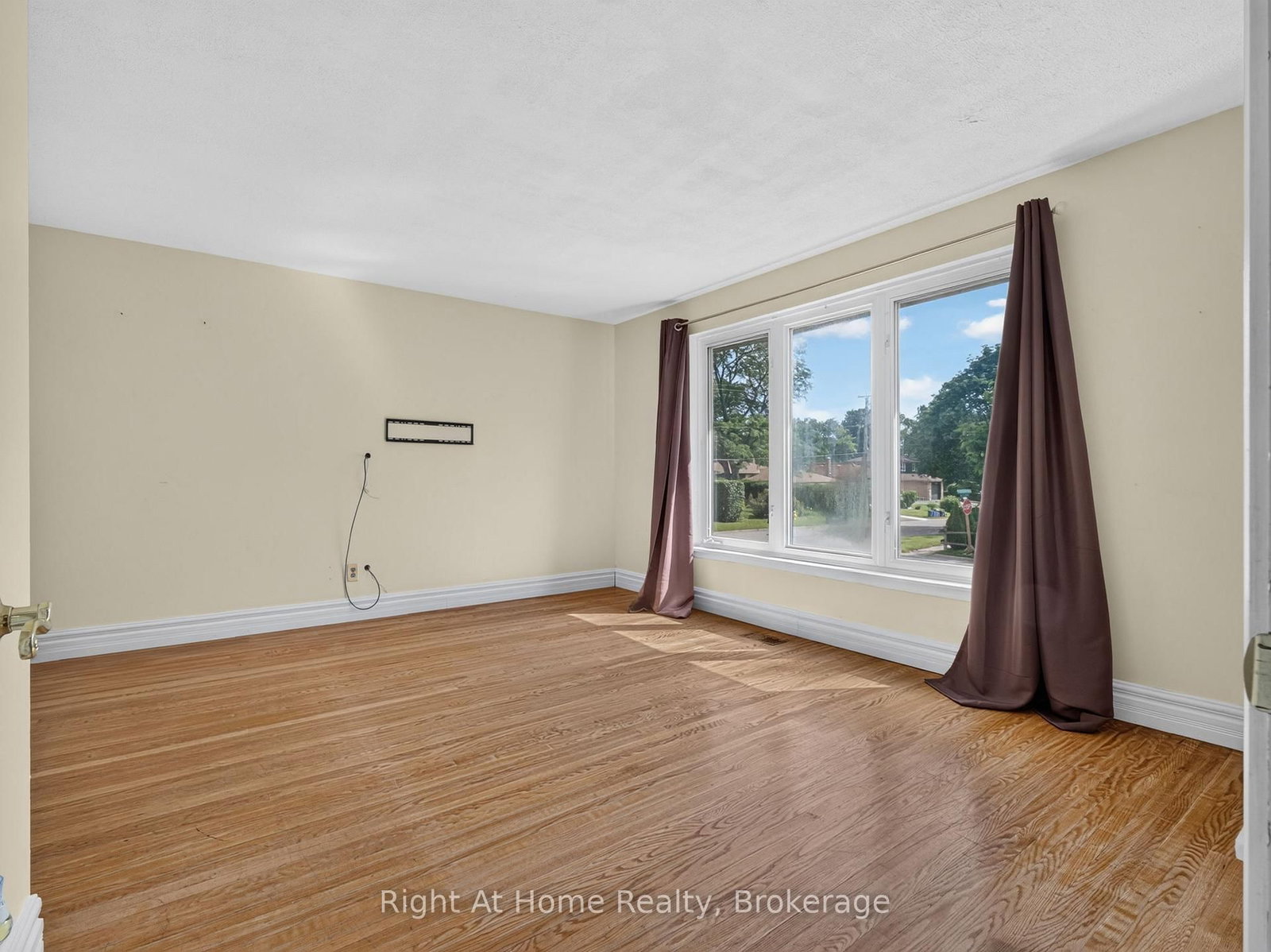 833 Vicki Drive • Pickering, ON photo 8