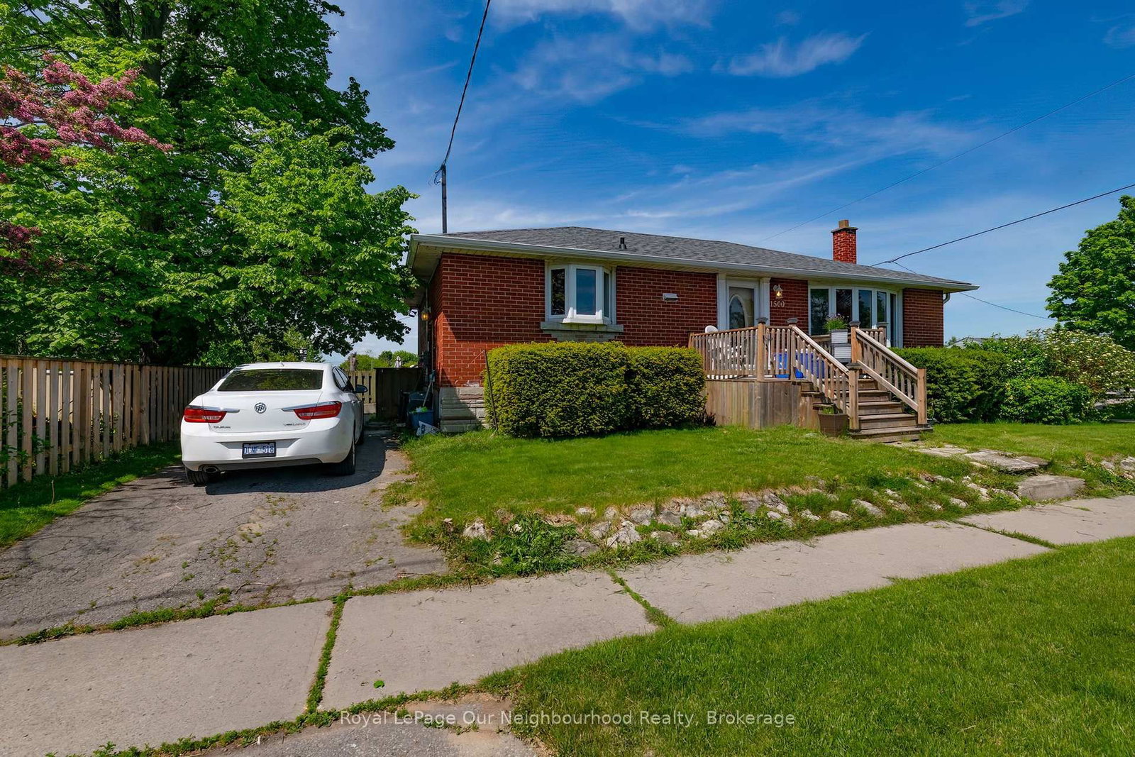 1500 Lakeside Street • Oshawa, ON photo 2