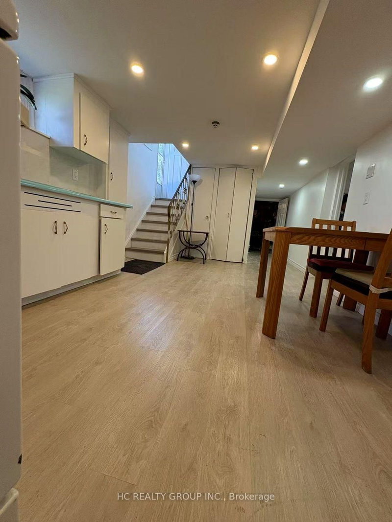 Bsmt 7 Ivanhoe Court