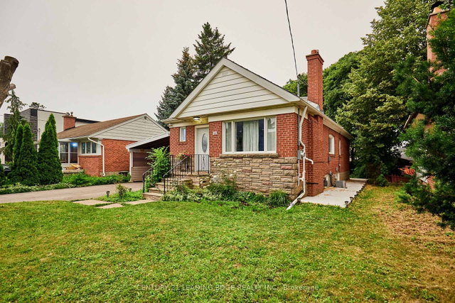 16 McCowan Road