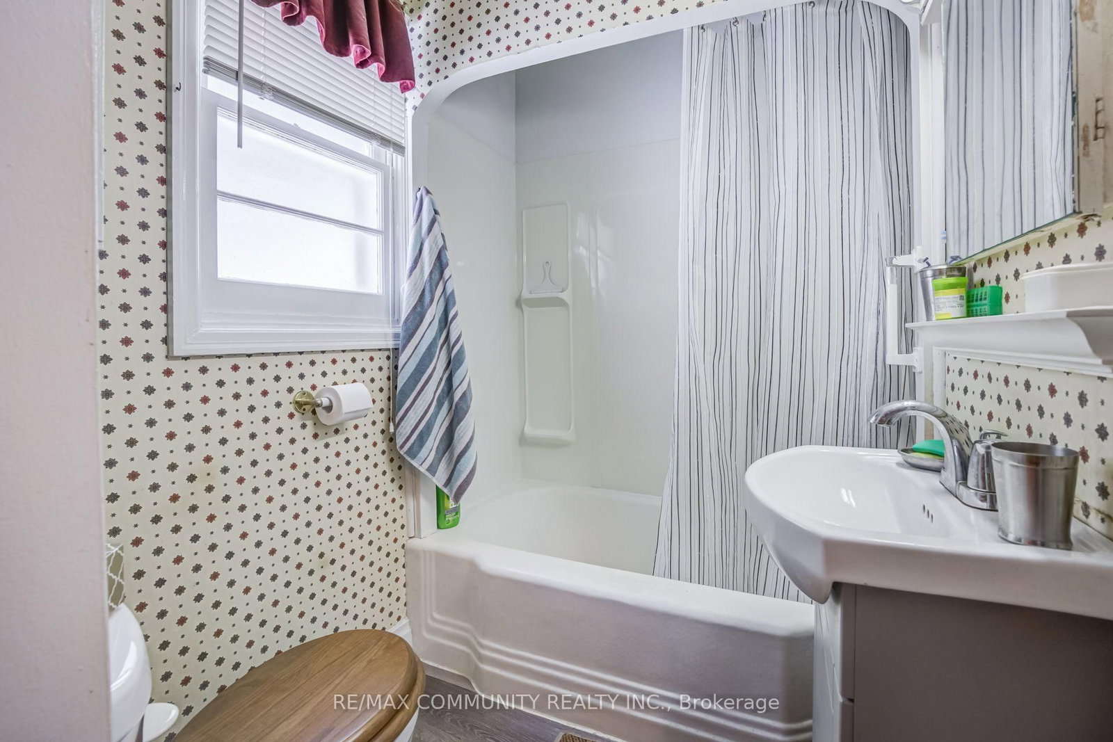 449 N Ritson Road • Oshawa, ON photo 10